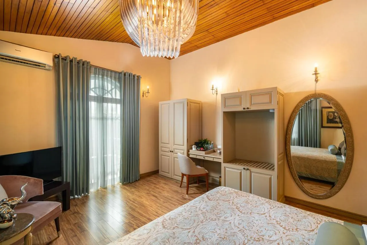 Clove Villa Kandy Hotel