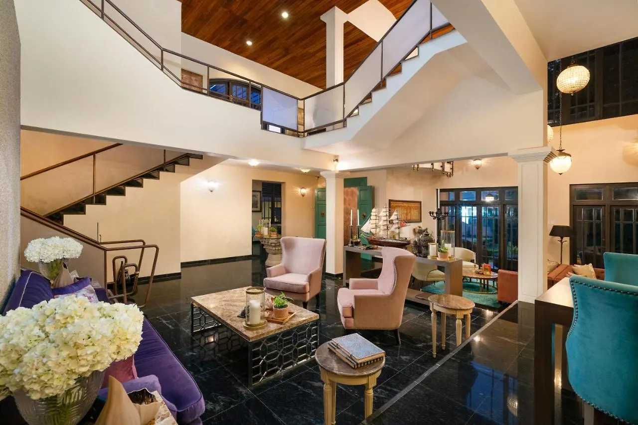 Clove Villa Kandy Hotel